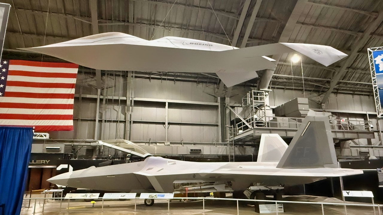 YF-118G above and F-22 Raptor Below Image from National Security Journal