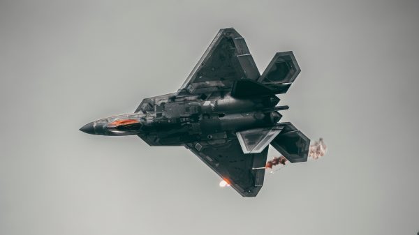 A U.S. Air Force F-22 Raptor performs a vertical climb during the 2025 Marine Corps Base Hawaii (MCBH) Kaneohe Bay Air Show, at MCBH, Aug. 9, 2025. The Kaneohe Bay Air Show provided an opportunity to showcase the aircraft, equipment, and capabilities of the armed forces in the Indo-Pacific region to the local community. The air show, which contained aerial performances, static displays, demonstrations, and vendors, was designed to celebrate MCBH’s longstanding relationship with the local community. (U.S. Army photo by Pfc. Peter Bannister)