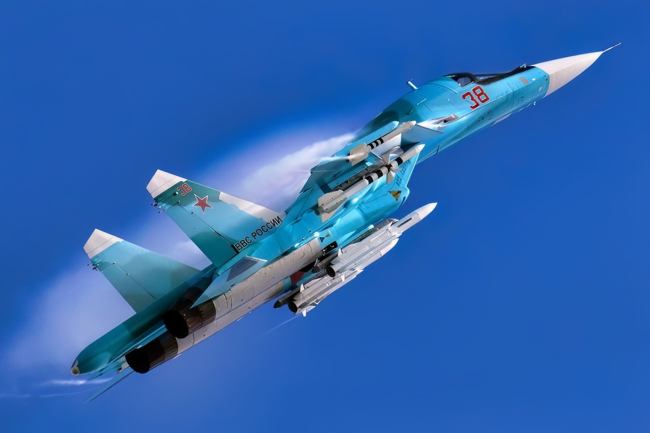 Su-34 Fullback Airshow Photo Creative Commons Image